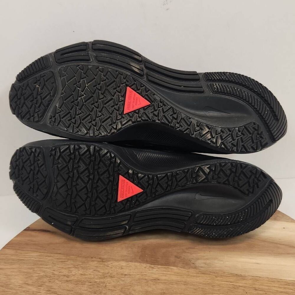 Nike Zoom Pegasus 37 Shield Running shoes Women's Size 7 Black - Picture 8 of 12